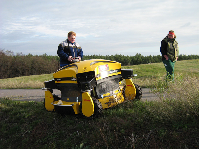 SPIDER, der ferngesteuerte Hangmäher